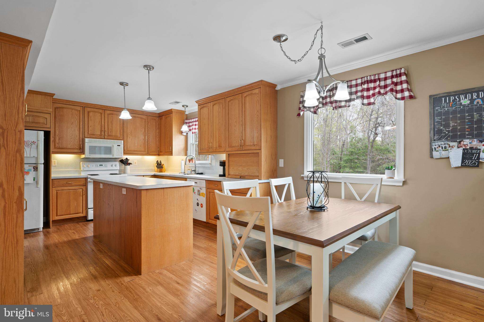 15570 HOMELAND DRIVE