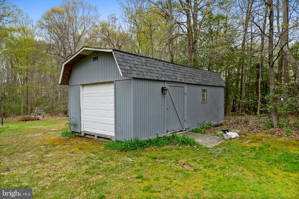 15570 HOMELAND DRIVE
