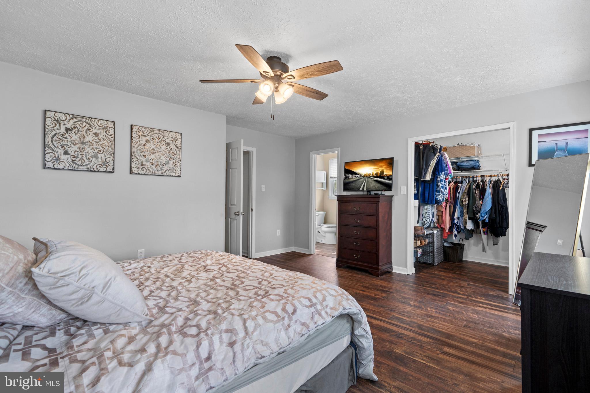15570 HOMELAND DRIVE