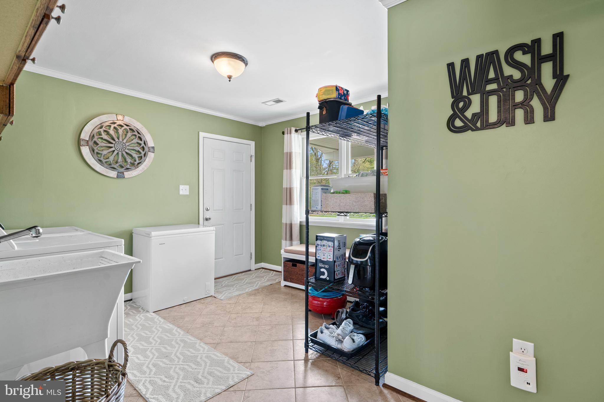 15570 HOMELAND DRIVE