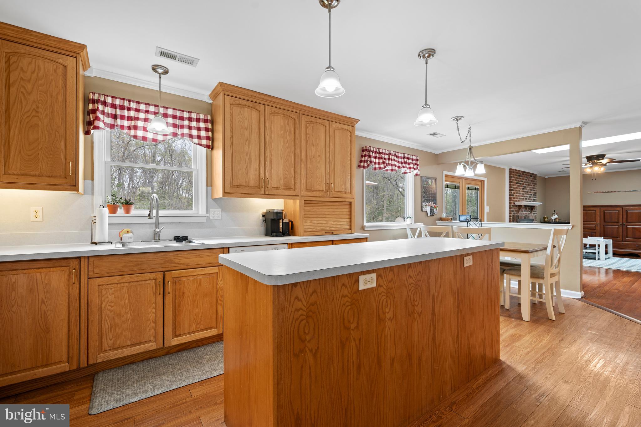 15570 HOMELAND DRIVE