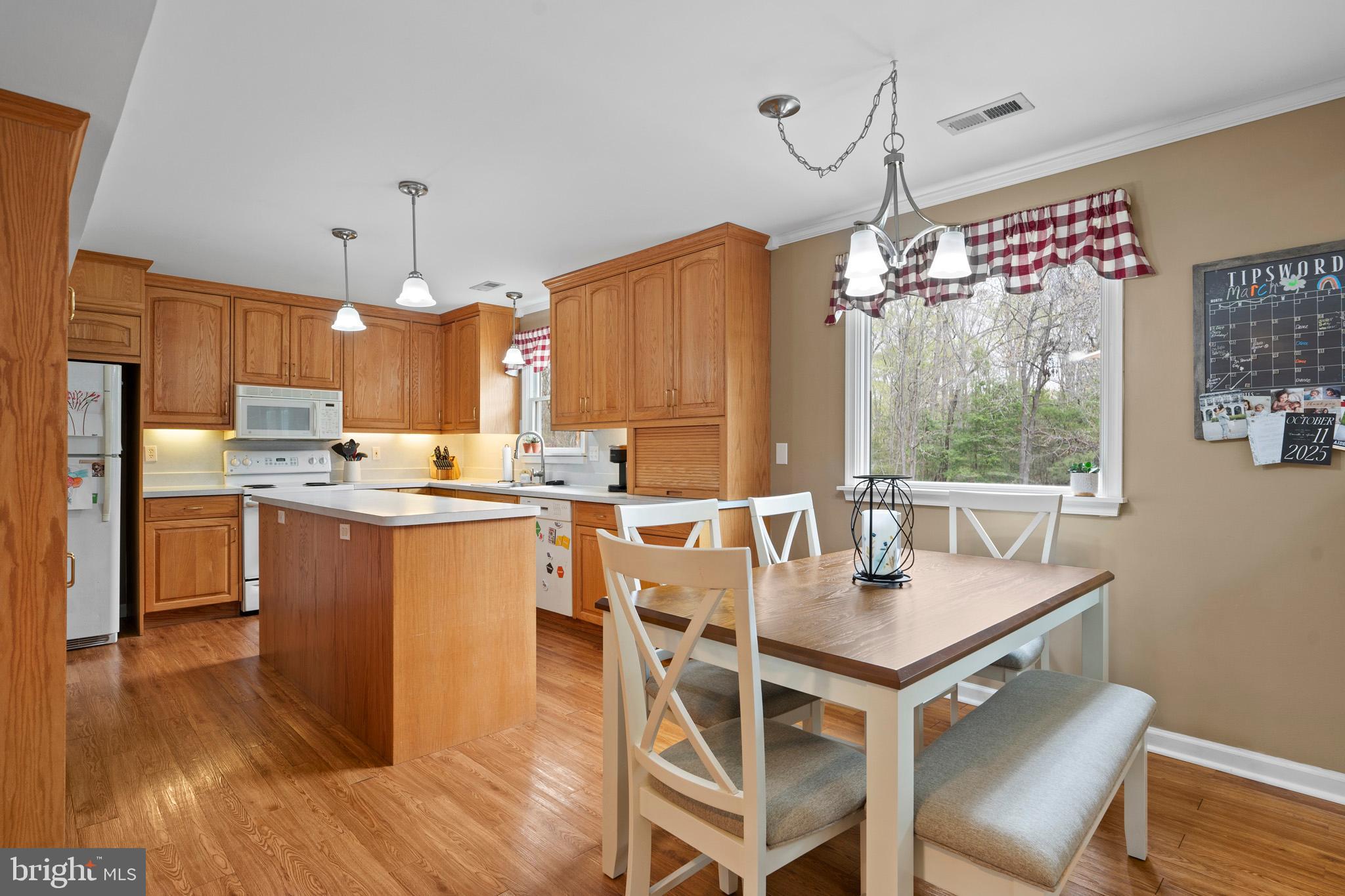 15570 HOMELAND DRIVE
