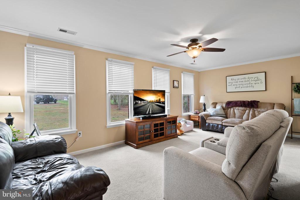 15570 HOMELAND DRIVE