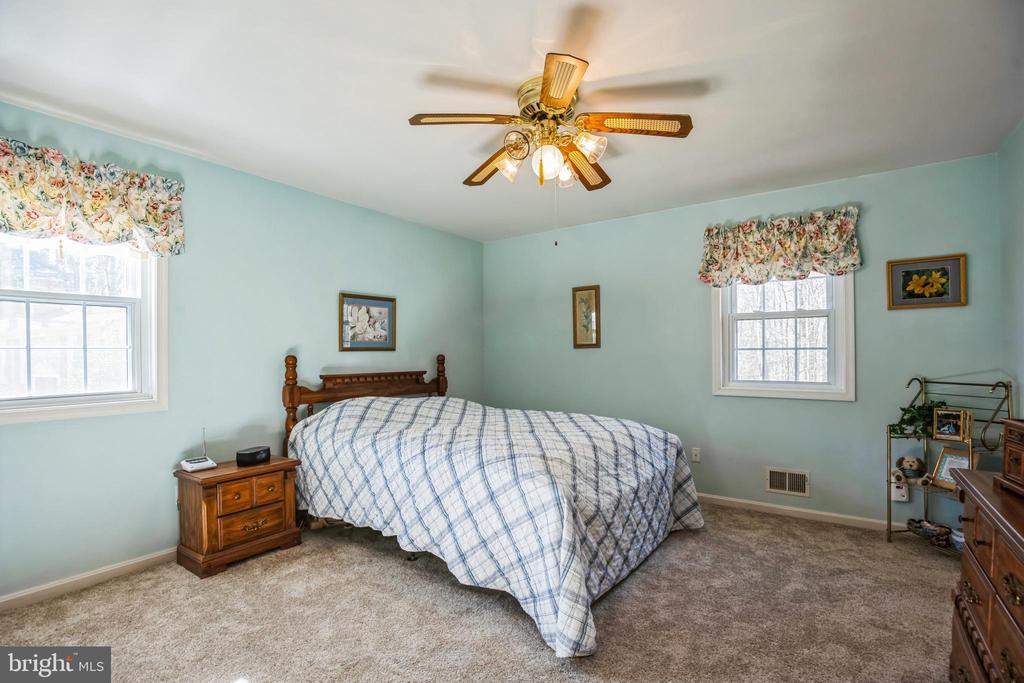 3145 APPLE CREEK LANE