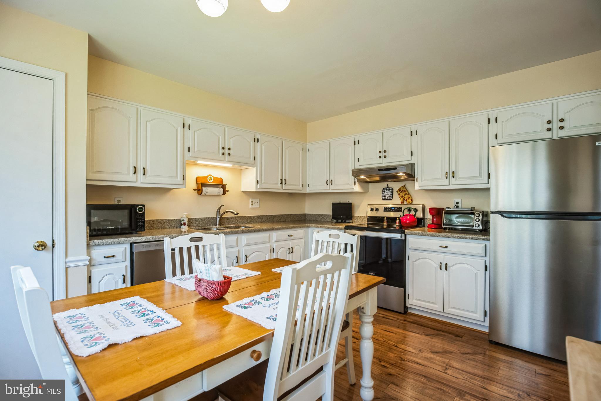3145 APPLE CREEK LANE