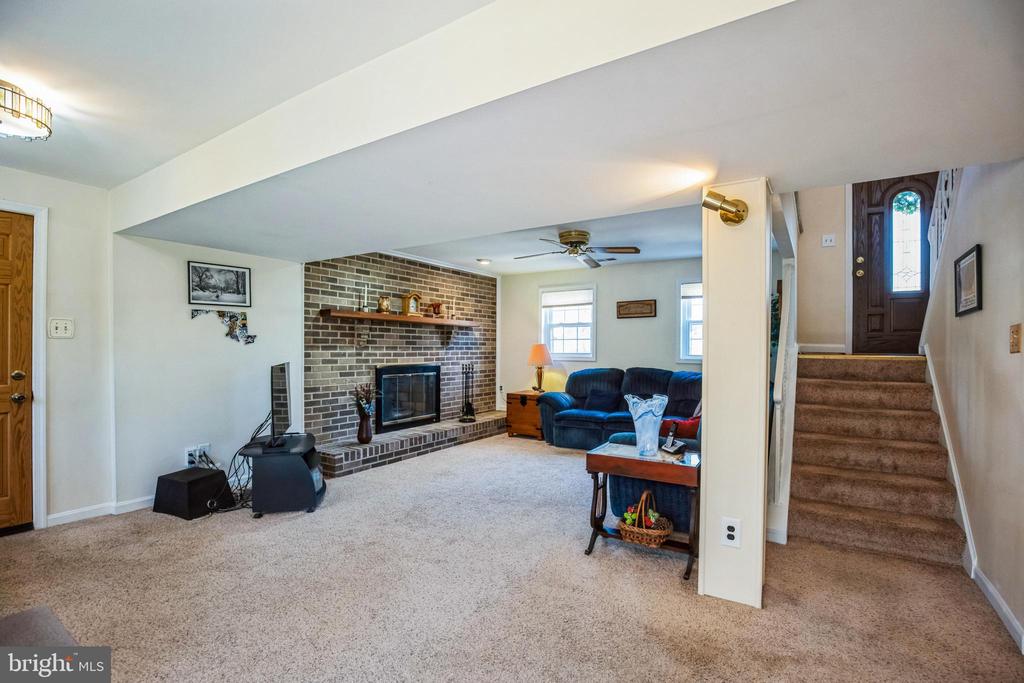 3145 APPLE CREEK LANE