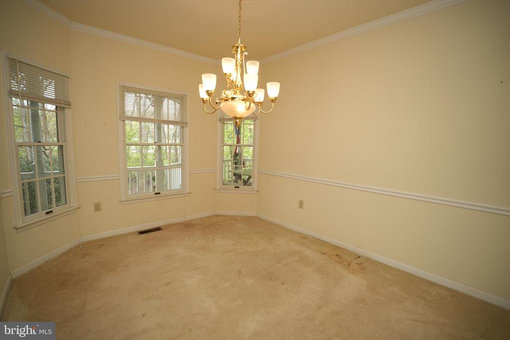 12225 MANOR COURT
