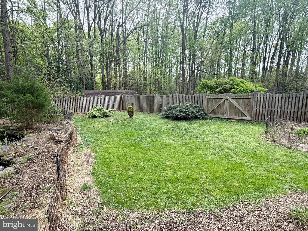 12225 MANOR COURT