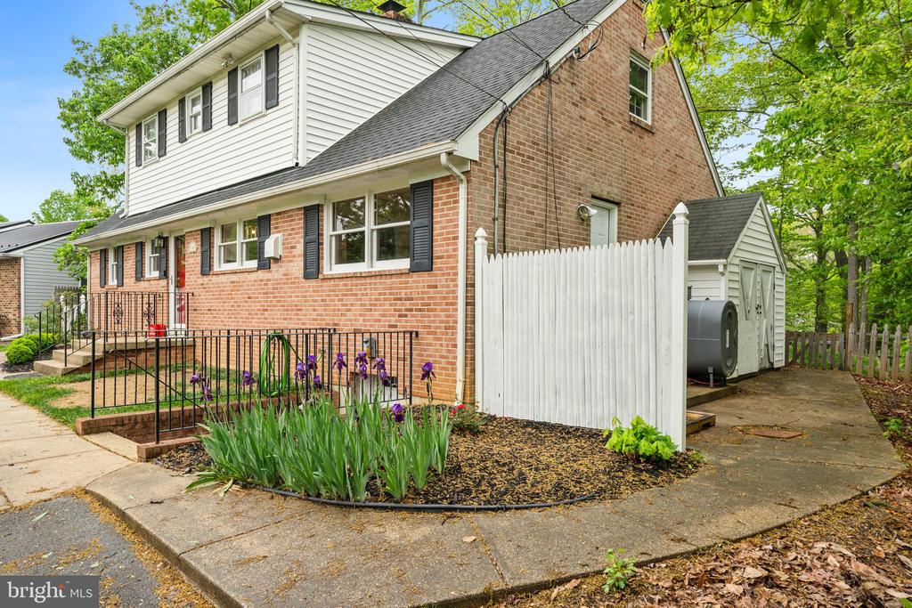 1103 MURDOCK ROAD