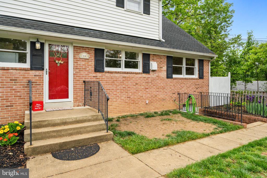 1103 MURDOCK ROAD