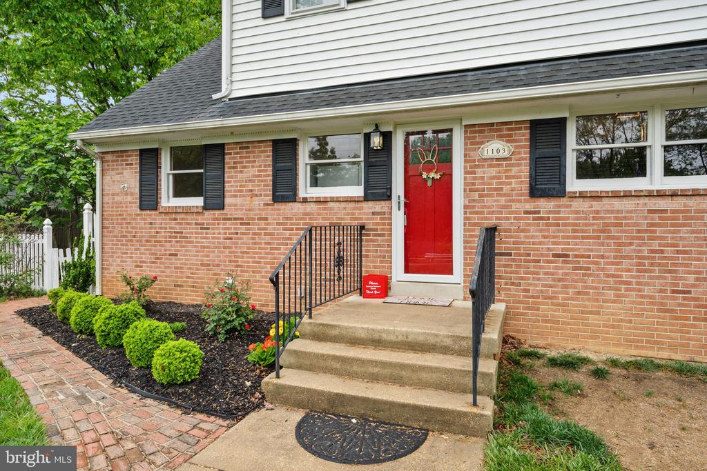 1103 MURDOCK ROAD