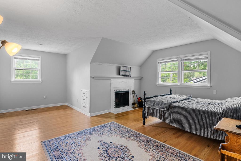 1103 MURDOCK ROAD