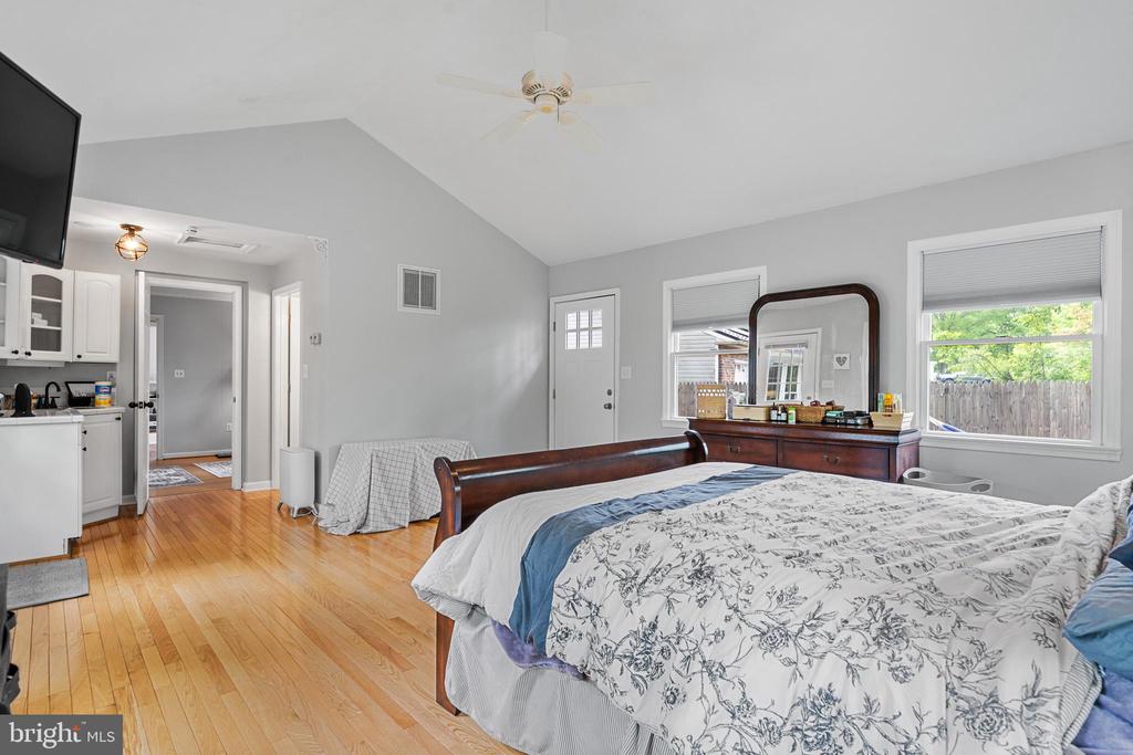 1103 MURDOCK ROAD