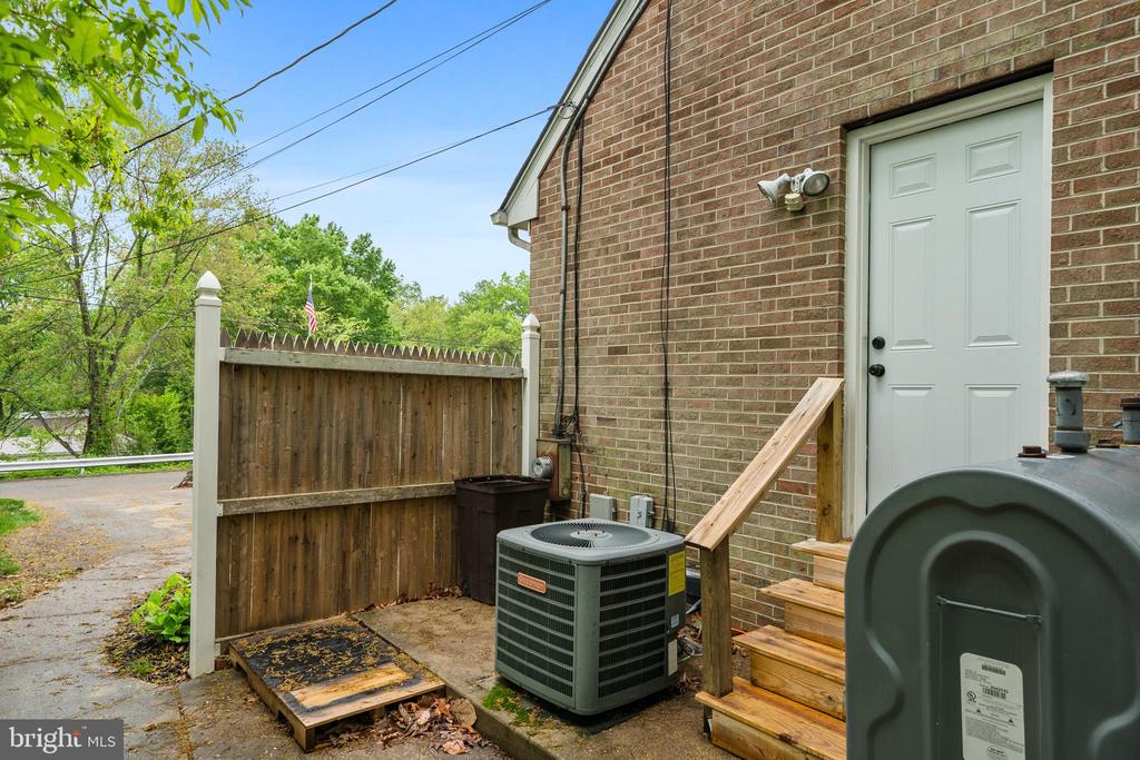 1103 MURDOCK ROAD