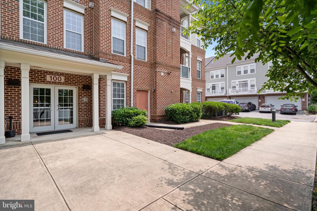 100 EDELEN STATION PLACE 204