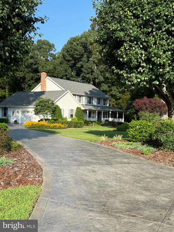 8405 VIRGINIA COURT