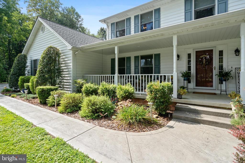 8405 VIRGINIA COURT