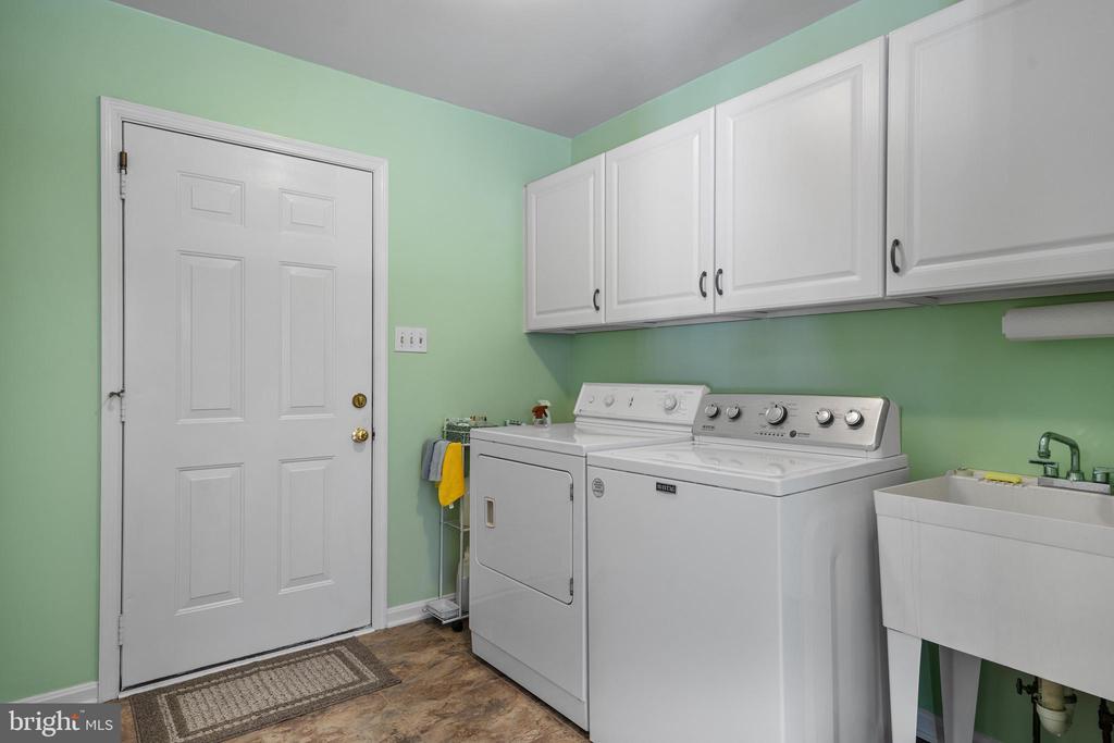 8405 VIRGINIA COURT