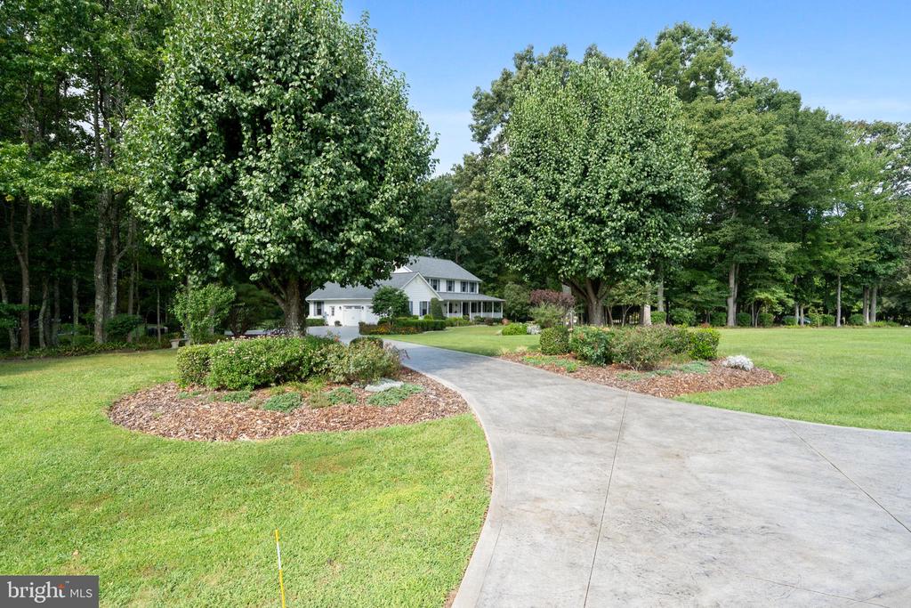 8405 VIRGINIA COURT