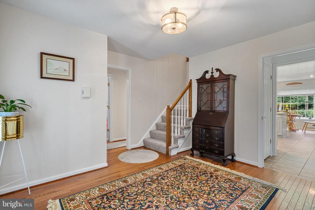 8405 VIRGINIA COURT