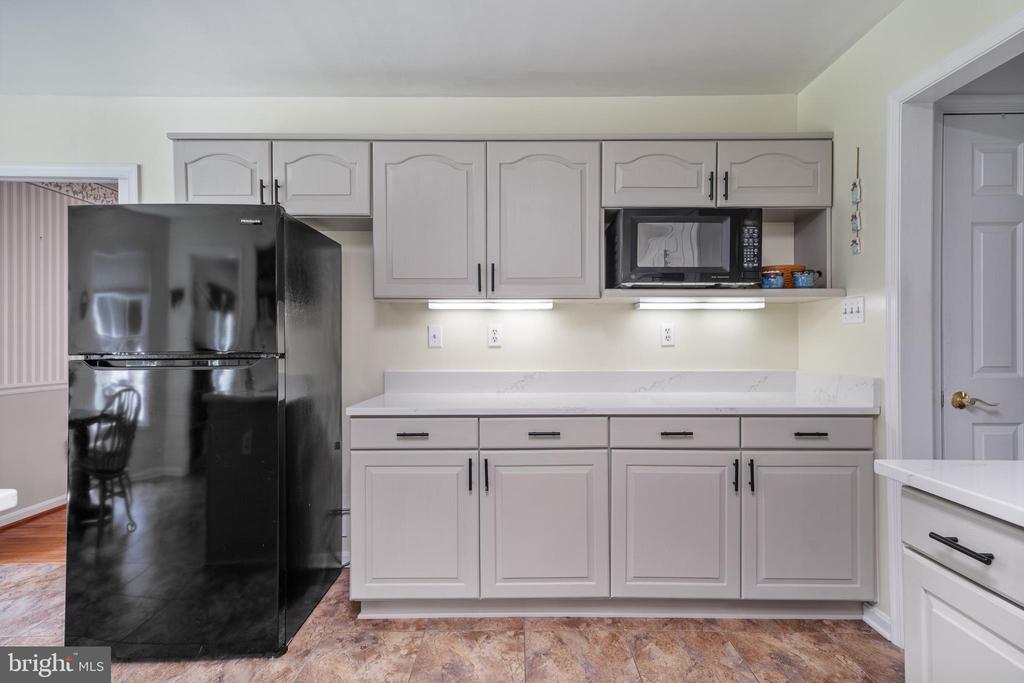 8405 VIRGINIA COURT