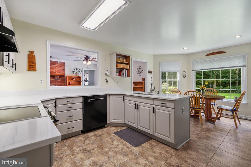 8405 VIRGINIA COURT