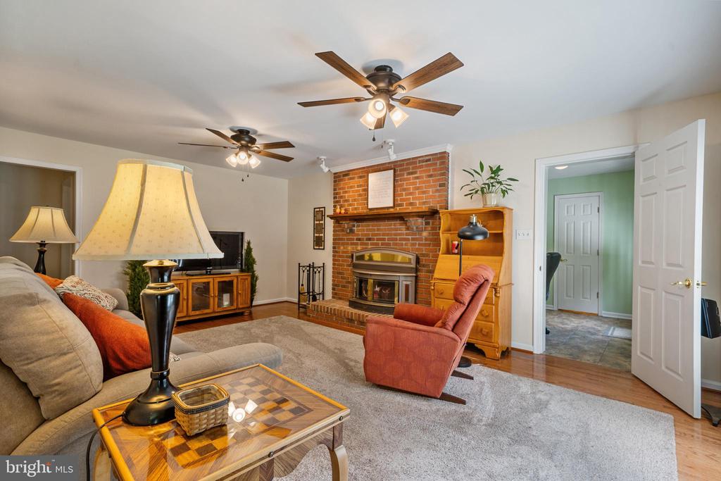 8405 VIRGINIA COURT