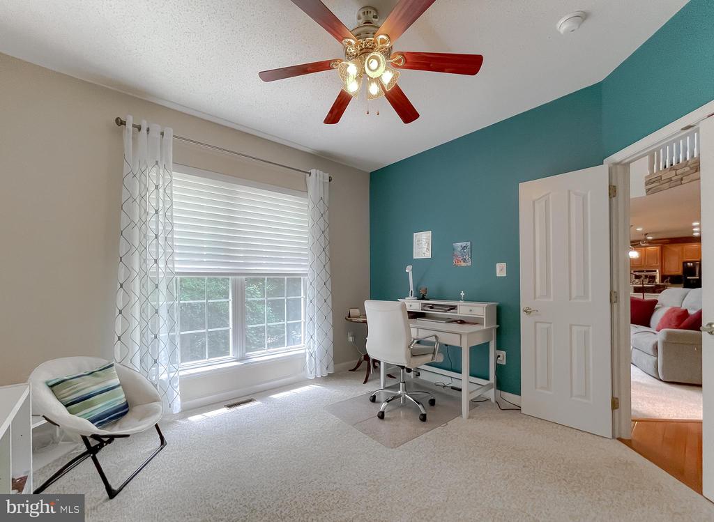 9150 SPARKLING PLACE