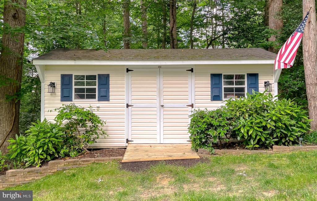 9150 SPARKLING PLACE