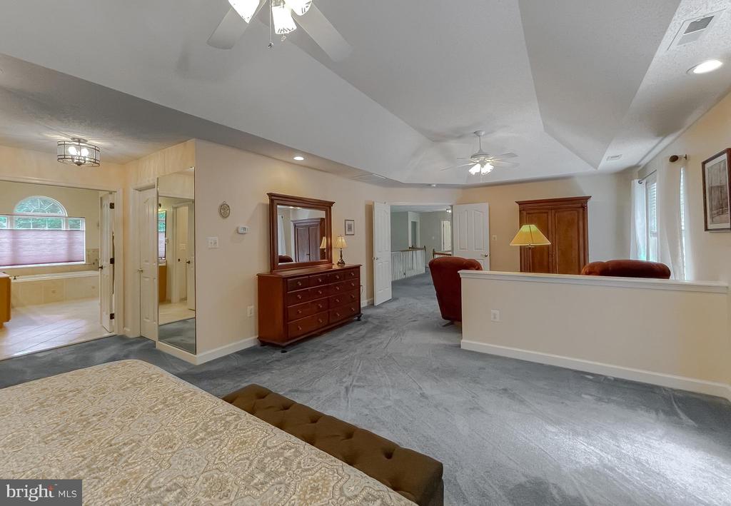 9150 SPARKLING PLACE