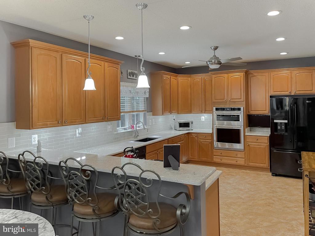 9150 SPARKLING PLACE