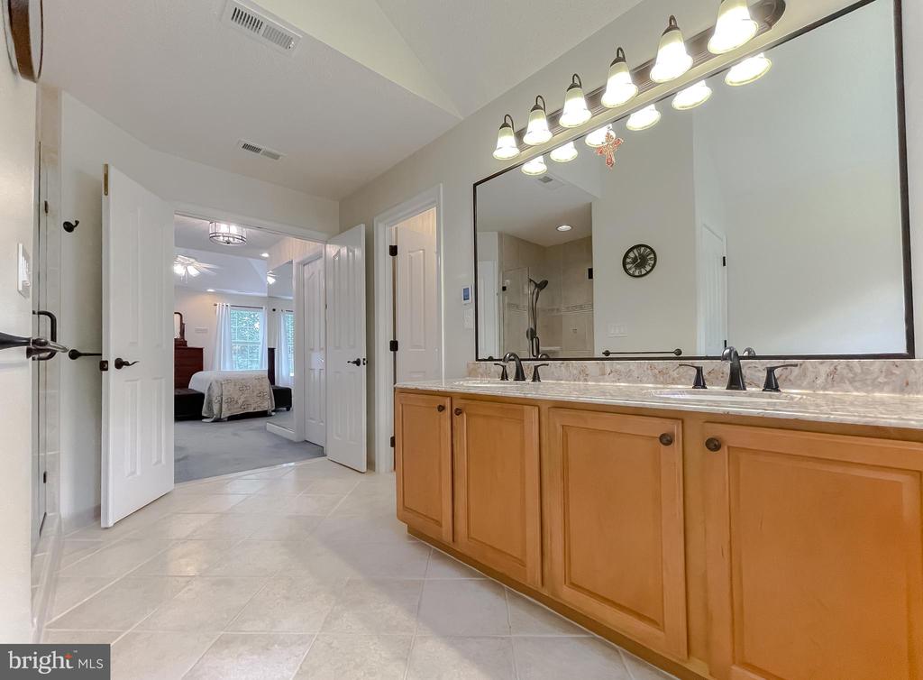 9150 SPARKLING PLACE