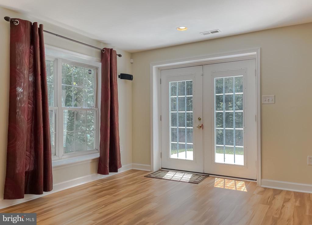 9150 SPARKLING PLACE