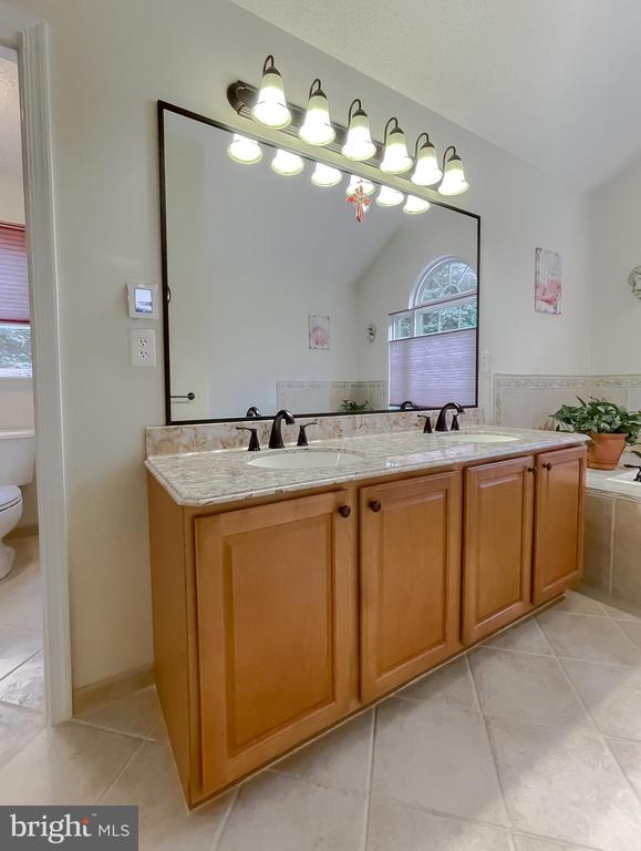 9150 SPARKLING PLACE