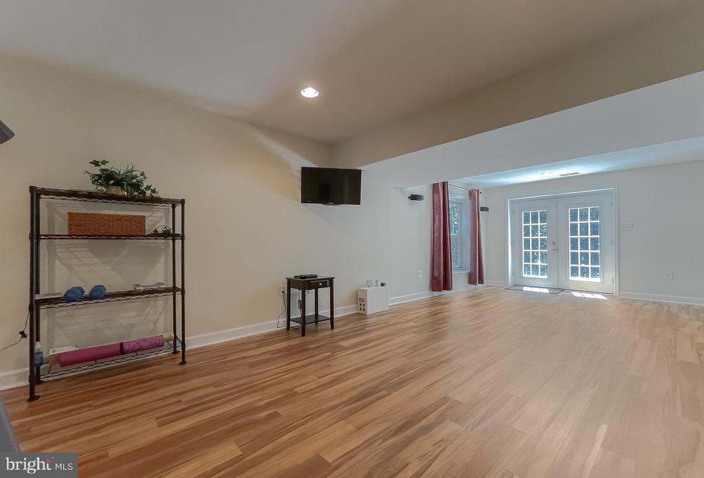 9150 SPARKLING PLACE