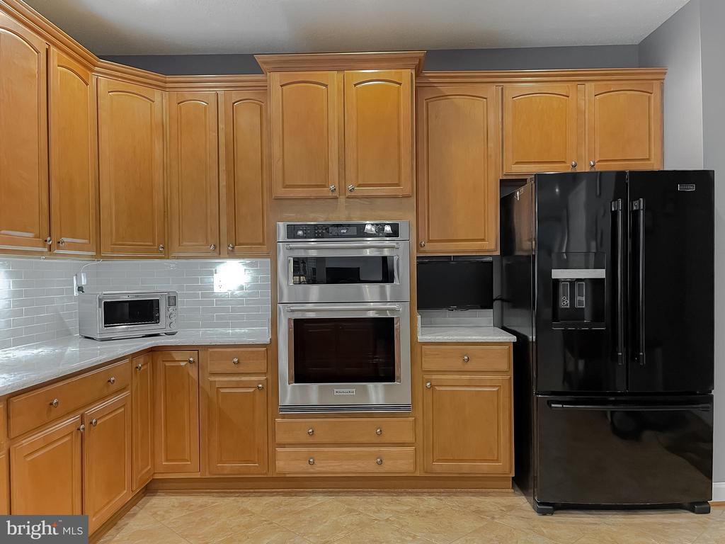 9150 SPARKLING PLACE