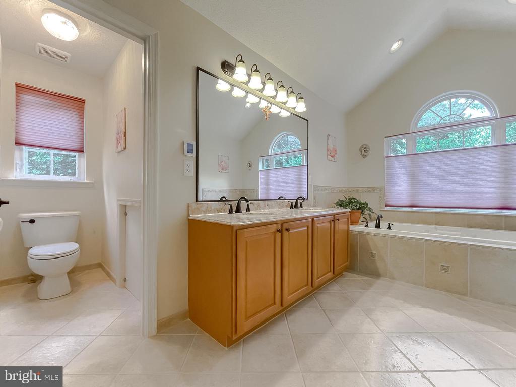 9150 SPARKLING PLACE