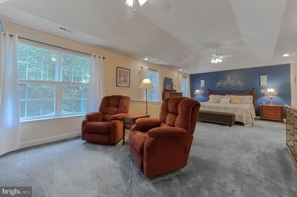 9150 SPARKLING PLACE