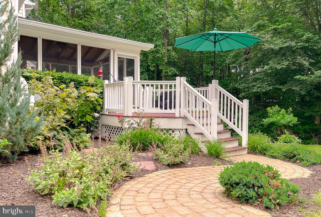 9150 SPARKLING PLACE