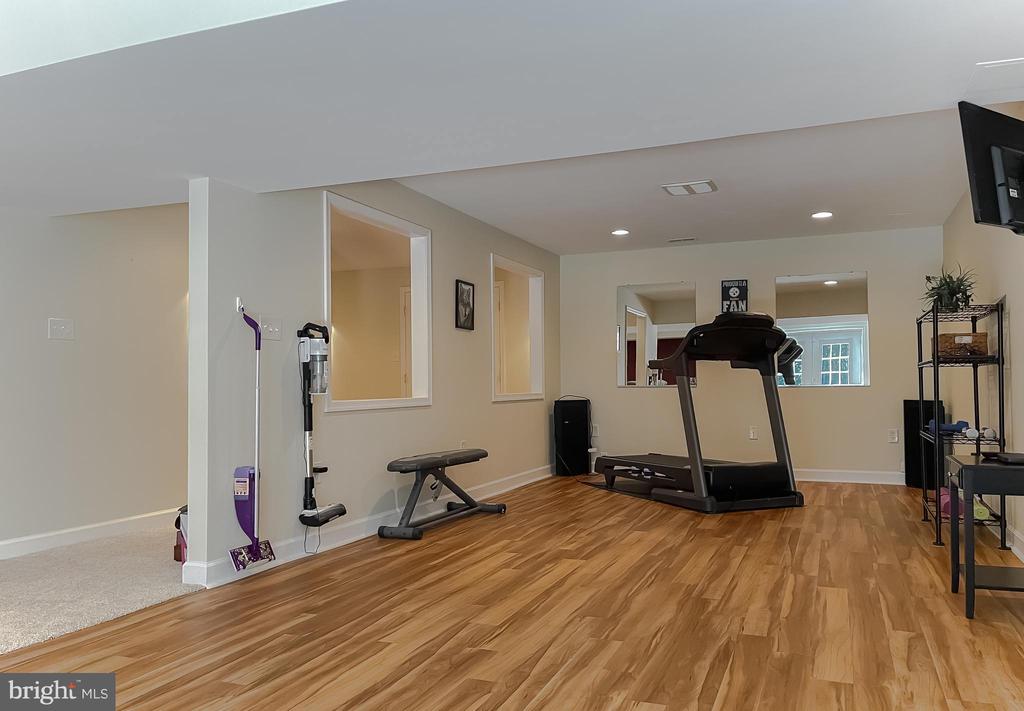 9150 SPARKLING PLACE