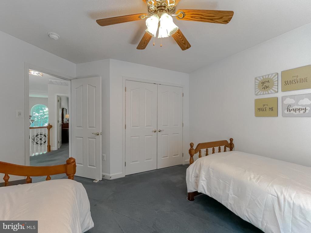 9150 SPARKLING PLACE
