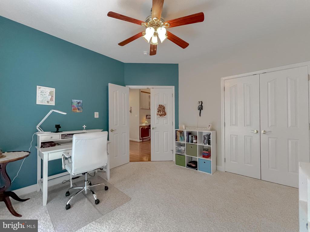 9150 SPARKLING PLACE