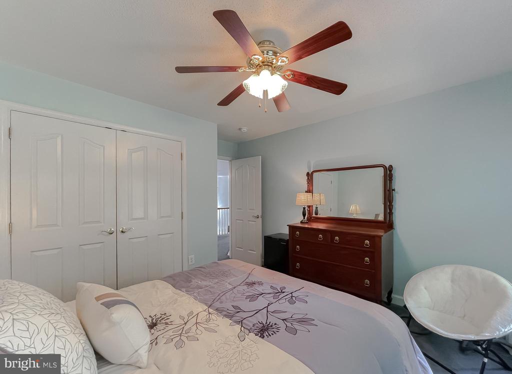 9150 SPARKLING PLACE