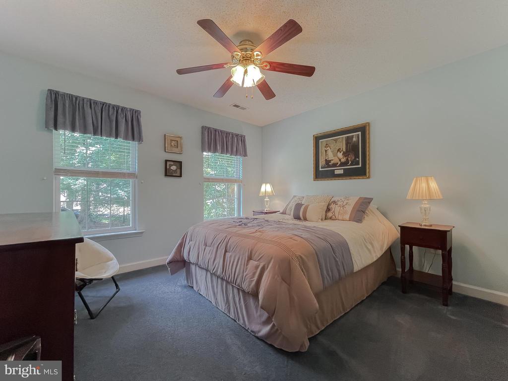 9150 SPARKLING PLACE