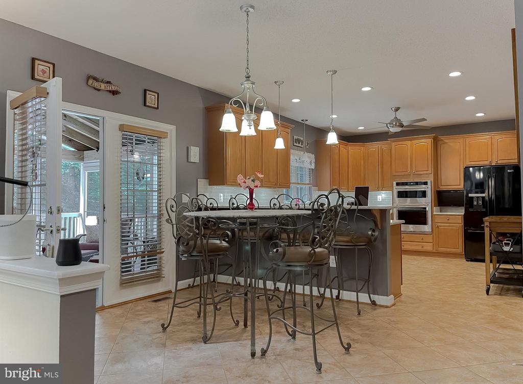 9150 SPARKLING PLACE