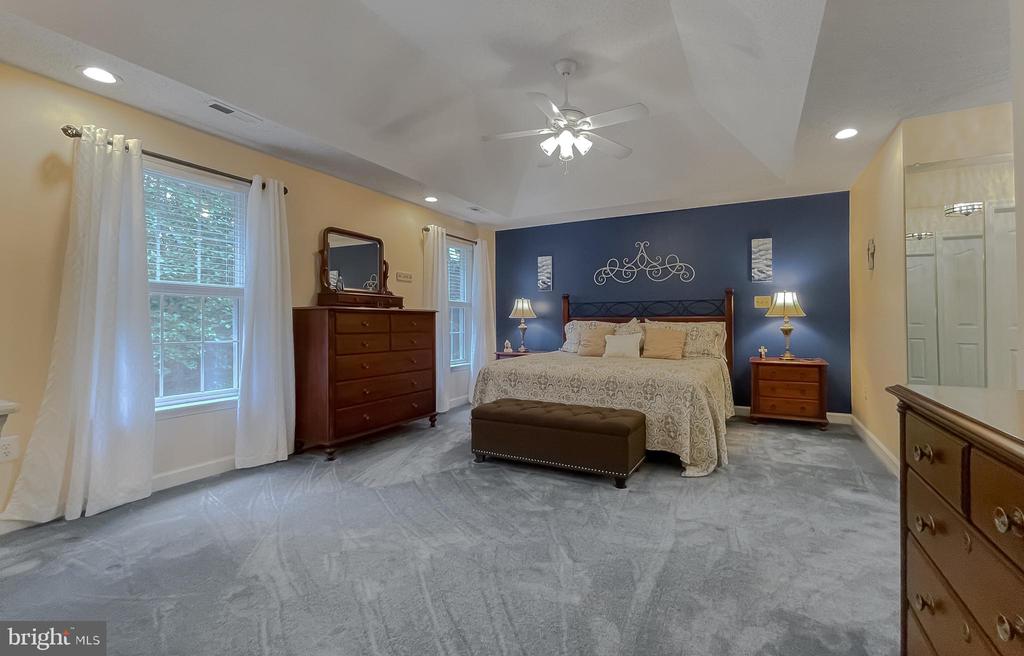 9150 SPARKLING PLACE