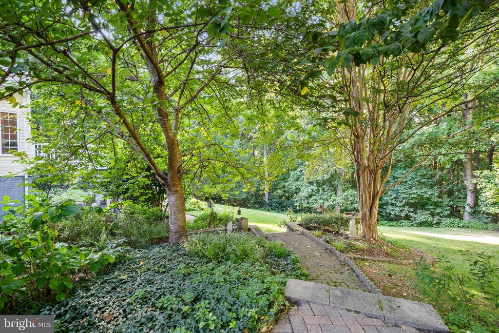 8100 DEEPWATER VIEW PLACE