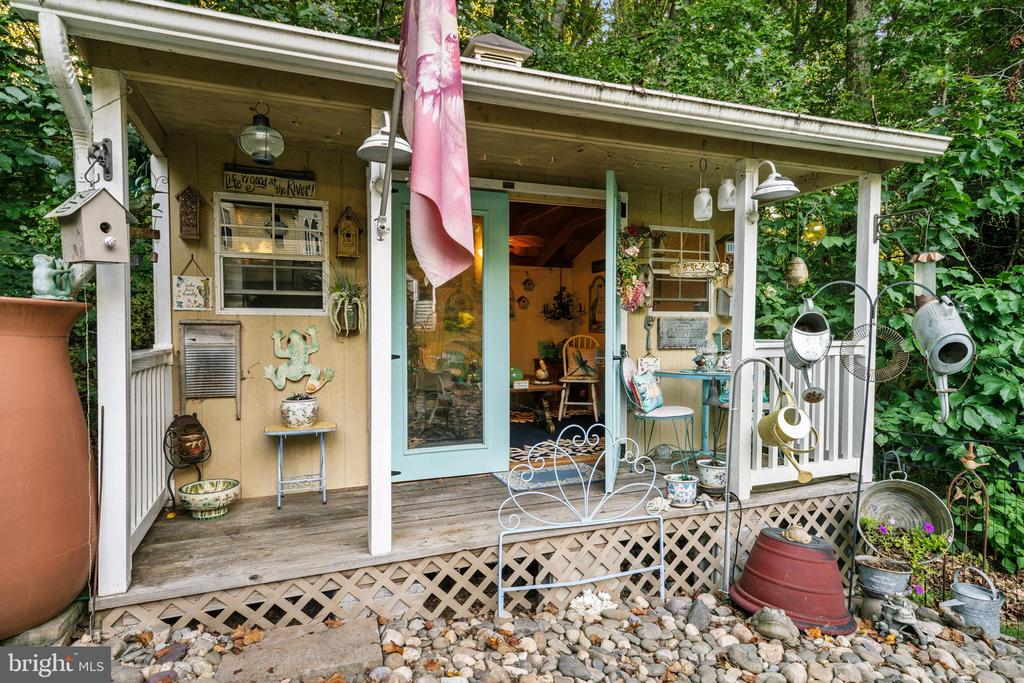 8100 DEEPWATER VIEW PLACE