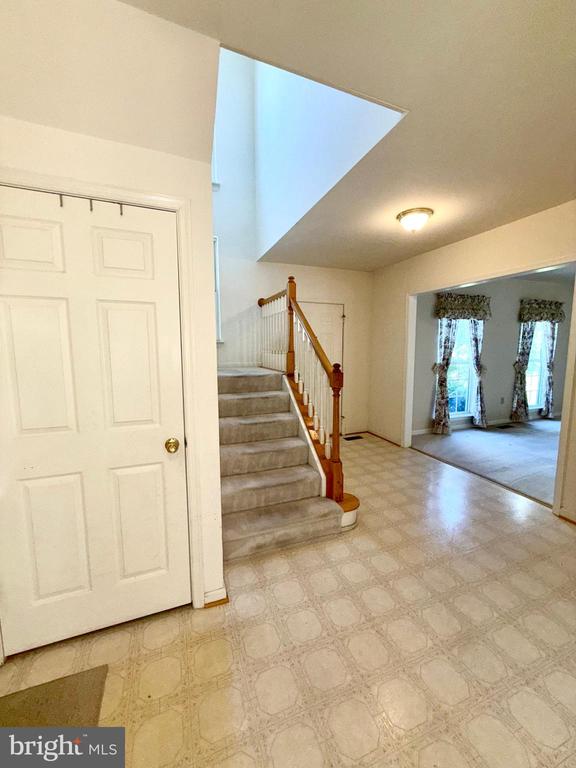 2427 GRANTHAM COURT