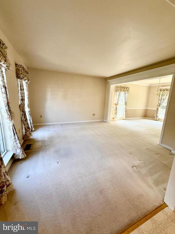 2427 GRANTHAM COURT